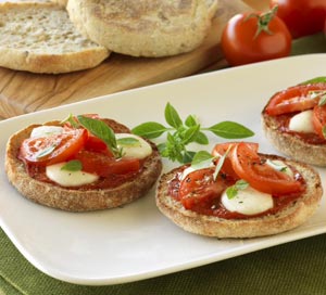 Toasty Pizza Muffins