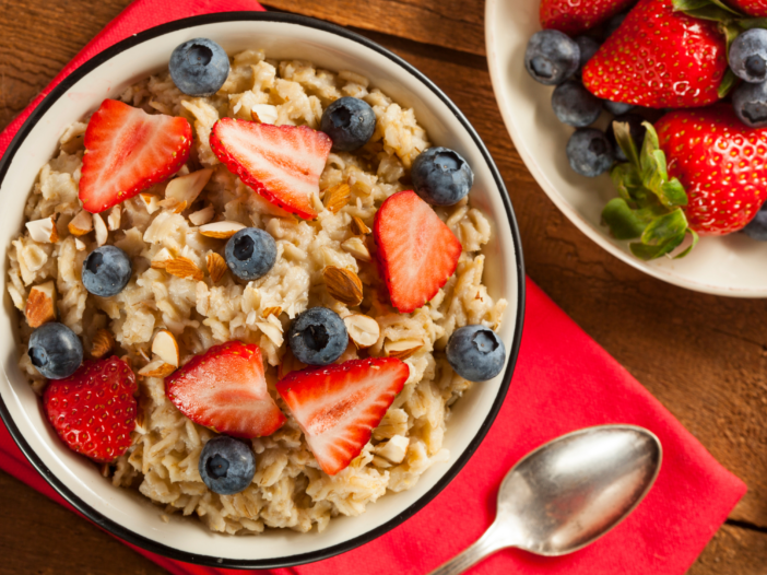 oatmeal with strawberries and blueberries